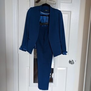 STUNNING BUSINESS SUIT FOR CHEAP